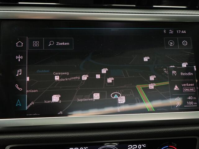 Audi Q3 35 TFSi 150 Pk Automaat S-Line | Trekhaak | Panoramadak | Adaptive Cruise | Camera | CarPlay | LED | Stoel Verwarming | 19 Inch | 59.477 Km