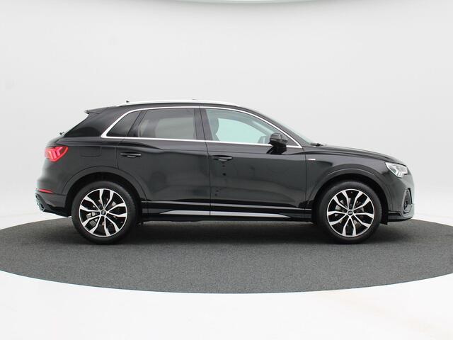 Audi Q3 35 TFSi 150 Pk Automaat S-Line | Trekhaak | Panoramadak | Adaptive Cruise | Camera | CarPlay | LED | Stoel Verwarming | 19 Inch | 59.477 Km