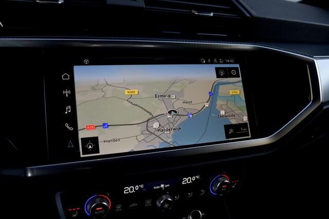 Audi Q3 Sportback 45 TFSI e S Line | 360 Camera | Lederen Bekleding | Black Optic | Sfeerverlichting | 3X S-Line | Stoelverwarming |