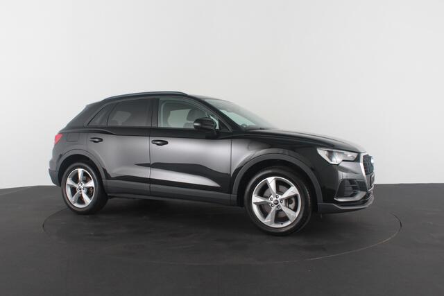 Audi Q3 45 TFSI e edition > 245pk/Leer/19inch/keyless/Stoelverwarming/Plug in-hybride...