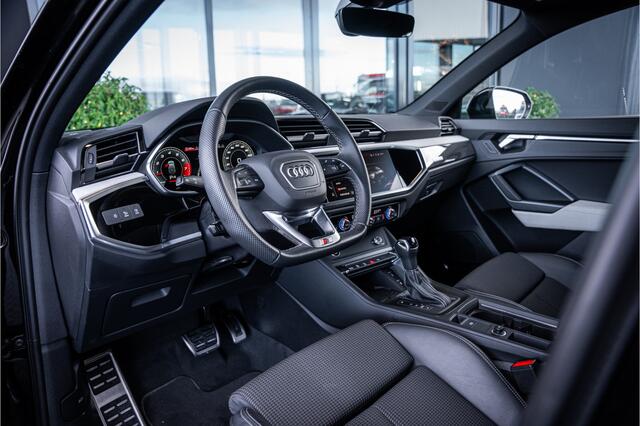Audi Q3 Sportback 35 TFSI S Edition Competition - Panorama | Sonos | Carbon | Elek. Trekhaak | 360 Camera