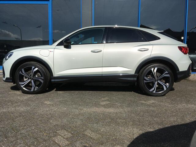 Audi Q3 Sportback 45 TFSIe 245 pk S-line Black