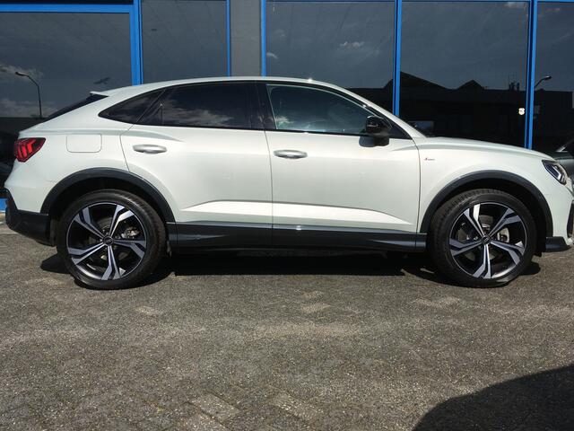 Audi Q3 Sportback 45 TFSIe 245 pk S-line Black