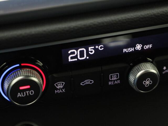 Audi Q3 Sportback 45 TFSIe 245PK S Edition · Navigatie · Camera · Apple/Android Car Play · Adaptive Cruise Control · Garantie tot maart 2026 of 100000km.