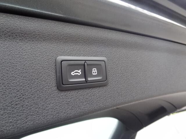 Audi Q3 2.0 TFSI quattro | 180 PK | 3X S-LINE | PANO | BOSE SOUND