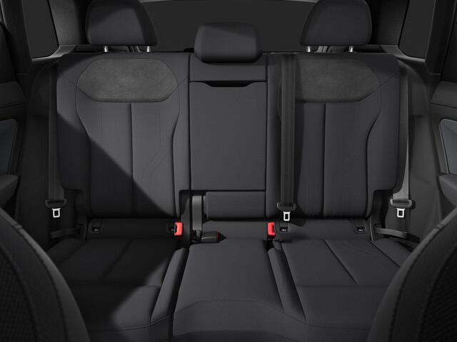 Audi Q3 S edition e-hybrid 200 kW / 272 PK | Techniekpakket plus | Ambiente lichtpakket plus | Privacy glas | Panoramadak| Dodehoek detectie |