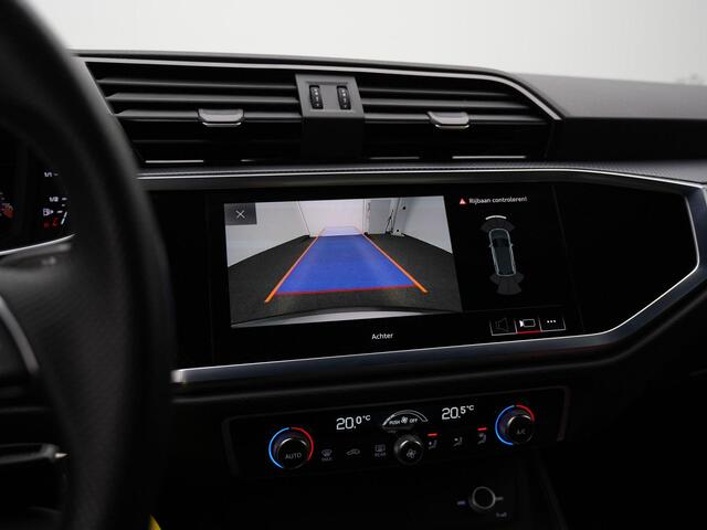 Audi Q3 40 TFSI 190 pk S-tronic quattro S edition / S-Line - Origineel NL | Panoramadak | Trekhaak | Matrix LED | Achteruitrijcamera | Navigatie | Adaptive Cruise