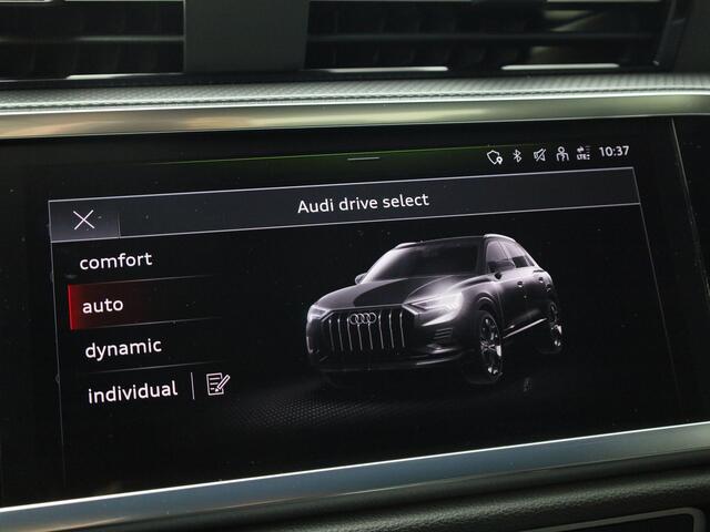Audi Q3 45 TFSIe 180kW/245PK S Line · Camera · Stoelverwarming · Apple/Android Car Play · Leder/Stof · Trekhaak ·