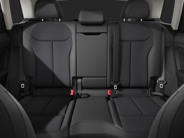 Audi Q3 Advanced edition e-hybrid 272 | Techniekpakket plus | Ambiente lichtpakket | Privacy glas | Functioneel pakket |