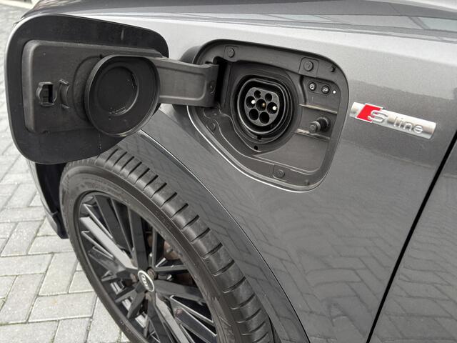 Audi Q3 Sportback 45 TFSIe 245 pk S-line Black Edition