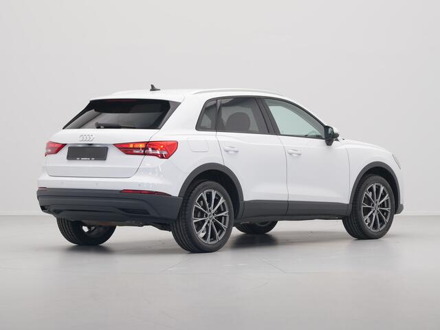 Audi Q3 45 TFSI e 245 pk PHEV S-Tronic edition Navigatie / Camera / Stoelverwarming