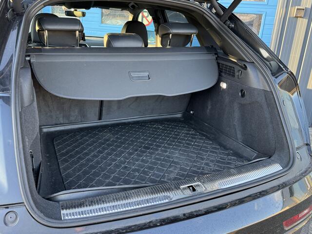 Audi Q3 2.0 TFSI quattro Sport S Line Edition GRATIS Afleverpakket! | Trekhaak | Car-Play | Keyless |