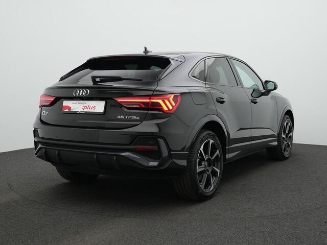 Audi Q3 Sportback 45 TFSI e 245 pk S-tronic S-Line | Trekhaak | Achteruitrijcamera | Stoelverwarming | Adaptive Cruise