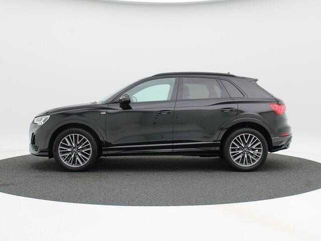 Audi Q3 45 TFSi e 245 Pk Automaat S-Line | Virtual Cockpit | Adaptive Cruise | Camera | Alcantara Leder | Elektrische Achterklep | Privacy Glass | 19 Inch | 45.521 Km