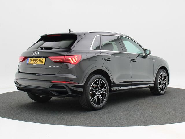 Audi Q3 45 TFSi e 245 Pk Automaat S-Line | Cruise Control | CarPlay | Navigatie | Stoelverwarming | Parkeersensoren | Panoramadak | 19 Inch |