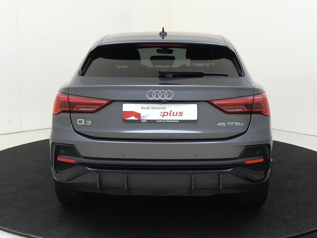 Audi Q3 Sportback 45 TFSI e S Edition | 360 camera | Dodehoek detectie | Keyless | SONOS audio | Cruise control | CarPlay | Navigatie Plus | Parkeersensoren |