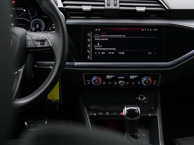Audi Q3 45 TFSI e 245 pk S-tronic S-Line | Leder/alcantara | Achteruitrijcamera | Stoelverwarming | Adaptive Cruise | Navigatie