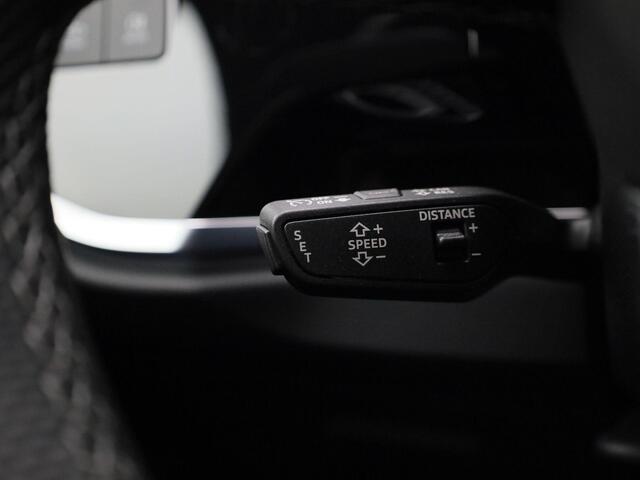 Audi Q3 45 TFSIe 180kW/245PK Business · Leder/stof · Drive select · Navigatie · Stoelverwarming ·