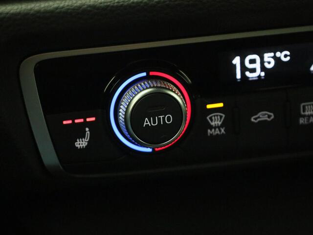 Audi Q3 45 TFSIe 180kW/245PK Business · Leder/stof · Drive select · Navigatie · Stoelverwarming ·