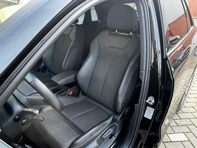 Audi Q3 35 TFSI Automaat S-Line Black edition 150 PK / Audi Virtual Cockpit / 20" Velgen / Apple CarPlay / Trekhaak Zwenkbaar / Camera / Sport Int / 1e Eigenaar!
