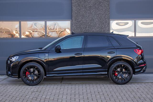 Audi Q3 45 TFSI e S edition | S-Line | Matrix LED | Pano | 245 PK | BTW | 1 Eigenaar | Dealer Onderhouden | Virtual | Carplay | Camera | Climate | Leder | Keyless | DAB | Navigatie | 20 Inch Performance | Black Line | Stoelverwarming | Lane Assist | ACC | Garanti