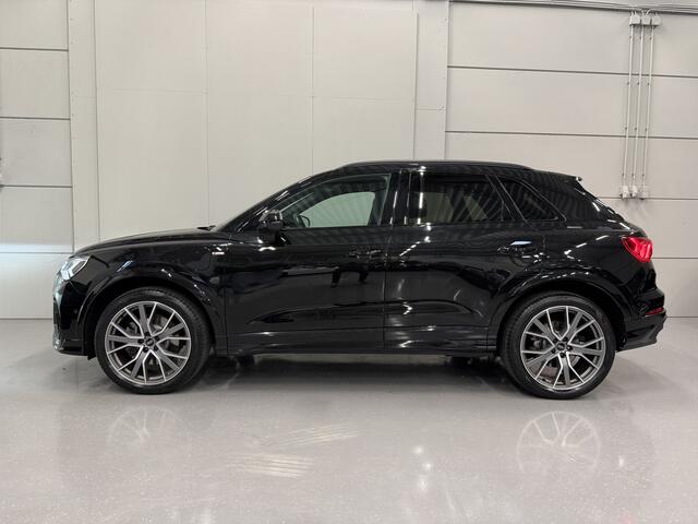 Audi Q3 45 TFSI e 3x S-Line BLACK OPTIC TREKHAAK/20"/SONOS/KEYLESS/CARPLAY/ACC/MATRIX/AMBIENT/VIRTUAL/ALCANTARA-LEER/MYTHOSSCHWARZ METALLIC/VOLLEDIG AUDI DEALER HISTORIE