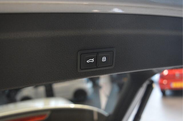 Audi Q3 Sportback 35 TFSI S-LINE navi clima camera led pdc 19 inch 150 pk !!