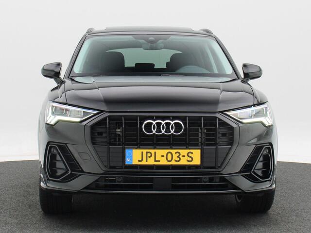 Audi Q3 45 TFSi e 245 Pk Automaat S-Line | Panoramadak | Zwart Optiek | Trekhaak Elektrisch | Virtual Cockpit | Sonos | LED | 20 Inch | 73.860 Km