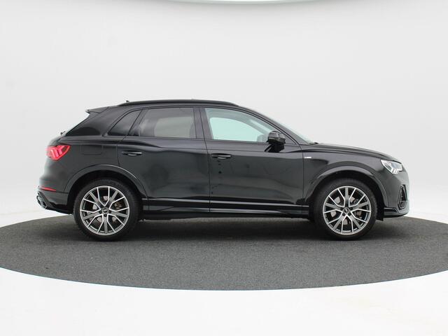 Audi Q3 45 TFSi e 245 Pk Automaat S-Line | Panoramadak | Zwart Optiek | Trekhaak Elektrisch | Virtual Cockpit | Sonos | LED | 20 Inch | 73.860 Km