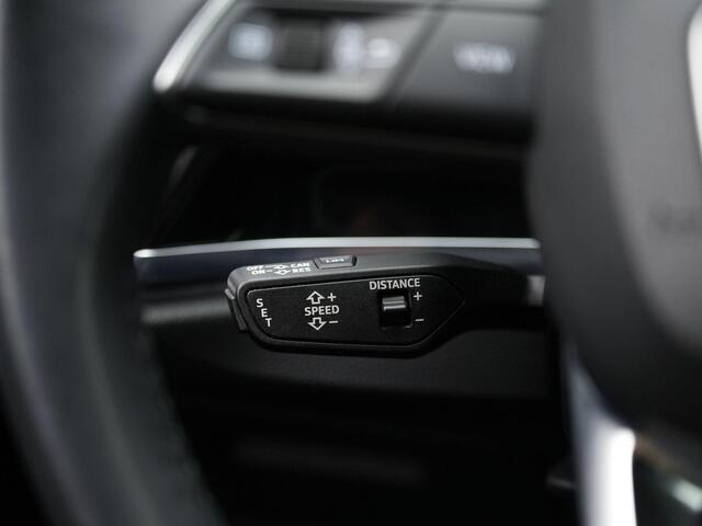 Audi Q3 Sportback 35 TFSI 150 pk S-tronic S-Line | Panoramadak | Trekhaak | Standkachel | Elektr. verstelbare stoel | Leder/alcantara | Achteruitrijcamera | Stoelverwarming