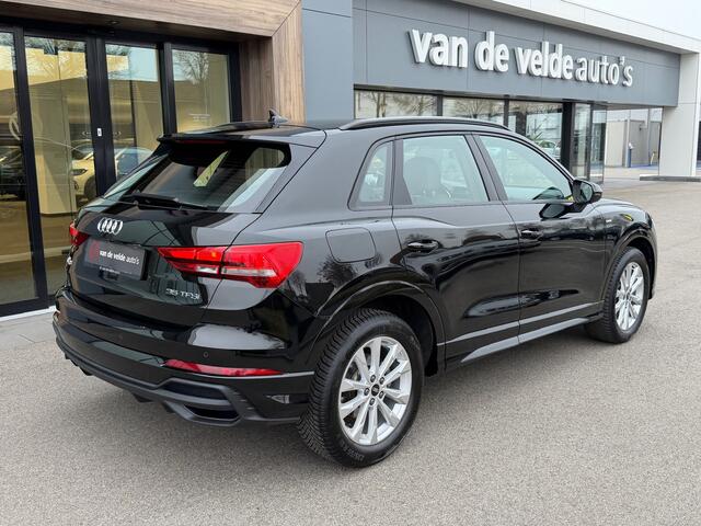 Audi Q3 35 TFSI 150pk S-tronic S-line | Alcantara | Keyless | Dode hoek | Elek. Achterklep | Camera | Rijklaar incl. 1 jaar Bovag garantie