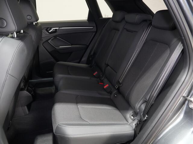 Audi Q3 45 TFSI e 245 pk PHEV S edition Navigatie Stoelverwarming Camera Parkass. 86