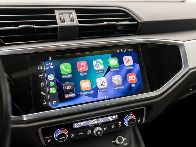 Audi Q3 35 TFSI S-Line Sport 150Pk Automaat (PANORAMADAK, APPLE CARPLAY, GROOT NAVI, LEDER/ALCANTARA, CAMERA, SPORTSTOELEN, ELEK ACHTERKLEP, GETINT GLAS, NIEUWSTAAT)