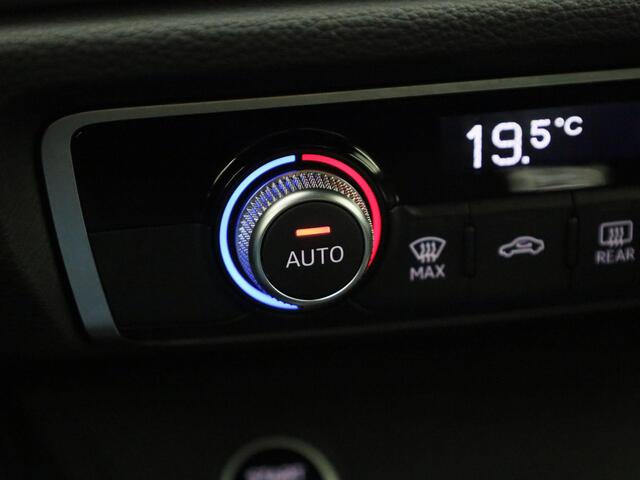 Audi Q3 45 TFSIe 180kW/245PK S Line · Panoramadak · Trekhaak · Drive select