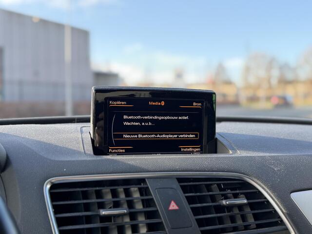 Audi Q3 1.4 TFSI CoD Sport S Line Edition 150PK | Parkeersensoren voor + achter | Clima | Stoelverwarming | Elektrische kofferklep |