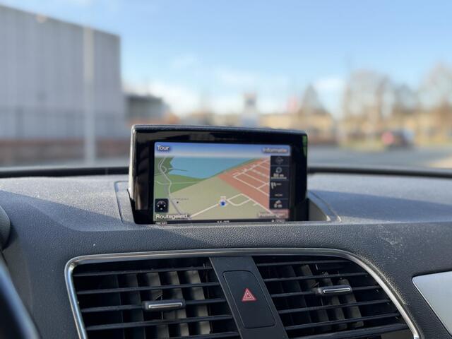 Audi Q3 1.4 TFSI CoD Sport S Line Edition 150PK | Parkeersensoren voor + achter | Clima | Stoelverwarming | Elektrische kofferklep |