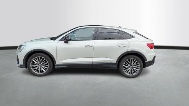 Audi Q3 Sportback 35 TFSI Pro Line business / 02-2026 VERWACHT / Trekhaak / Panodak