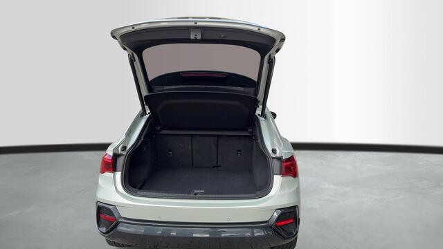 Audi Q3 Sportback 35 TFSI Pro Line business / 02-2026 VERWACHT / Trekhaak / Panodak