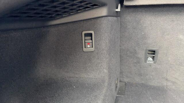 Audi Q3 Sportback 35 TFSI Pro Line business / 02-2026 VERWACHT / Trekhaak / Panodak