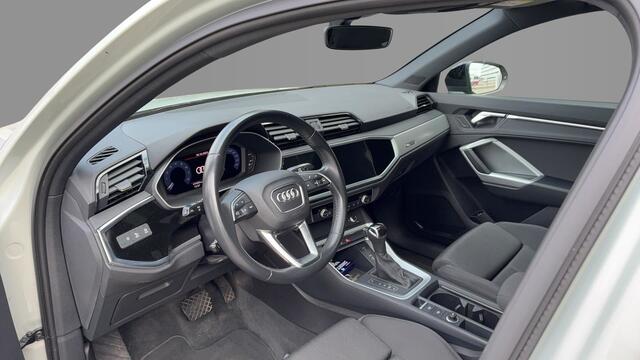 Audi Q3 Sportback 35 TFSI Pro Line business / 02-2026 VERWACHT / Trekhaak / Panodak