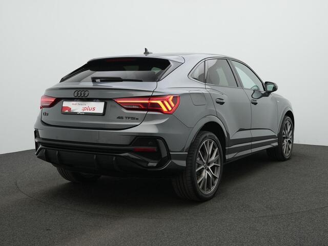 Audi Q3 Sportback 45 TFSI e 245 pk S-tronic S-Line | Leder/alcantara | Stuur-/stoelverwarming | Achteruitrijcamera | Adaptive Cruise