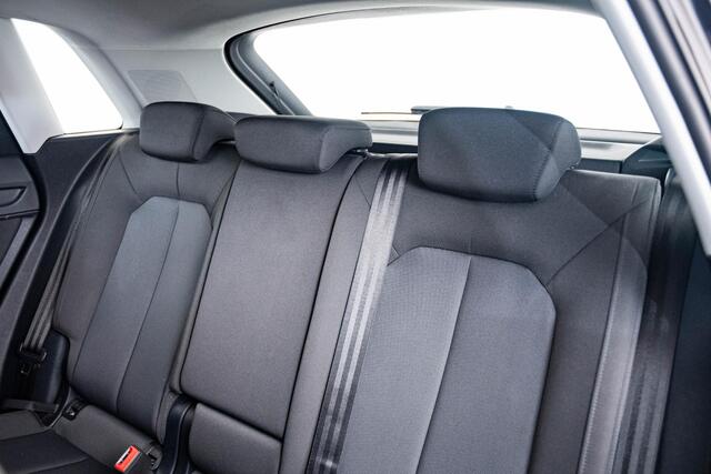 Audi Q3 35 TFSI Business Edition Adaptive cruise control - Parkeerhulp achter - Audi virtual cockpit - Connectivity pakket - Stoelen, vóór verwarmbaar - Binnenspiegel, automatisch dimmend - Grootlichtassistent -