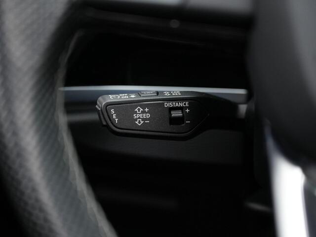 Audi Q3 45 TFSI e 245 pk S-Line | Panoramadak | Trekhaak | Achteruitrijcamera | Stoelverwarming | Adaptive Cruise