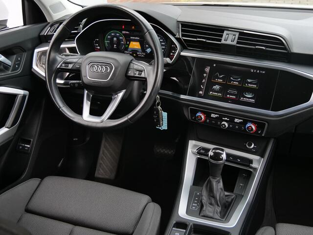 Audi Q3 45 TFSI e S edition 245 Pk Automaat DAB / Apple Carplay / Camera / Trekhaak / Stoelverwarming