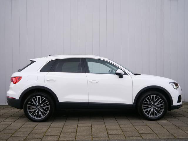 Audi Q3 45 TFSI e S edition 245 Pk Automaat DAB / Apple Carplay / Camera / Trekhaak / Stoelverwarming