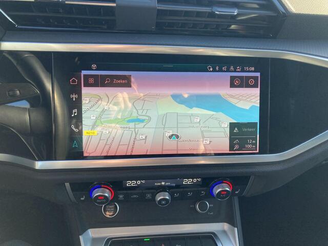 Audi Q3 45TFSIe/245PK Business Edition · Trekhaak · Panoramadak · Camera + Parkeersensoren ·