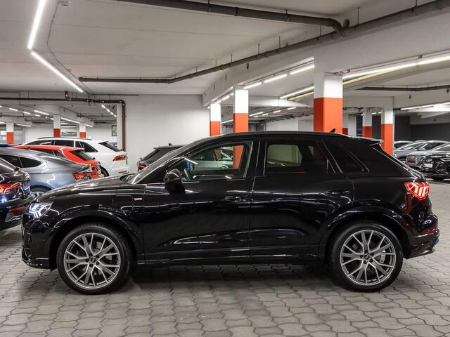 Audi Q3 45 TFSI e S-LINE ** LED, VIRTUAL, LEDER, TREKH, ADAPT. CRUISE, SONOS SOUND, 20-inch LMV ** 1e EIG - UNFALLFREI ** ** INFORMEER OOK NAAR ONZE AANTREKKELIJKE FINANCIAL-LEASE TARIEVEN **