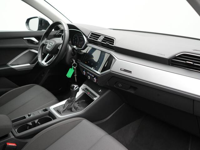 Audi Q3 45 TFSI e edition Plug In Hybrid 245pk Dealer O.H. PHEV | Trekhaak Af Fabriek | Adaptive Cruise | Camera | Voorstoelen Verwarmd | Blis | Apple Carplay | Virtual | Navigatie | DAB |