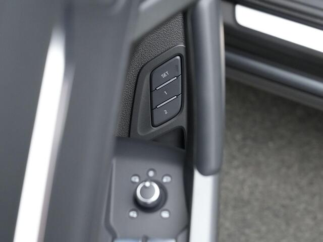 Audi Q3 45 TFSI e 245PK S-tronic S edition | Panoramadak | Trekhaak | Matrix LED | 360 Camera | Adaptief onderstel | Geheugenstoel