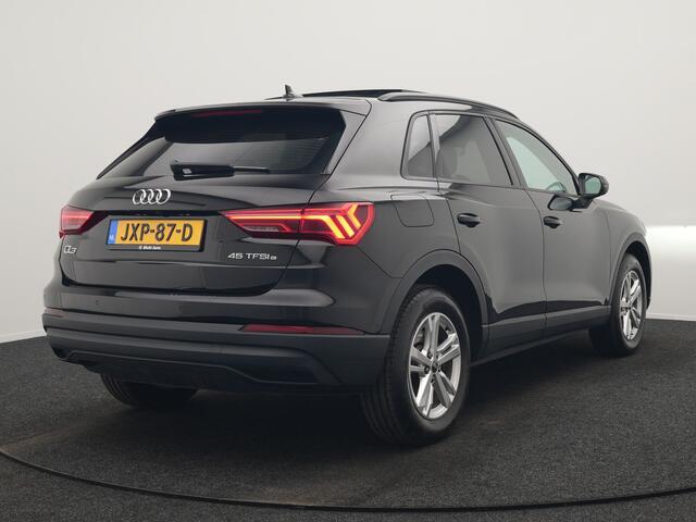 Audi Q3 45 TFSI e Plug In Hybrid 245pk Dealer O.H. PHEV | Trekhaak Af Fabriek | Panodak | Camera | Alcantara Sportstoelen Verwarmd | Apple Carplay | Keyless | Blis | LED Koplampen | Virtual | Navigatie | DAB |